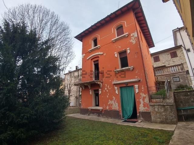 Case e ville in vendita di 173 m² in Via Giuseppe Mazzini, 42