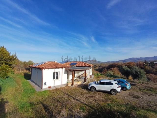 Case e ville in vendita di 173 m² in Via di Colle Vigne, 90