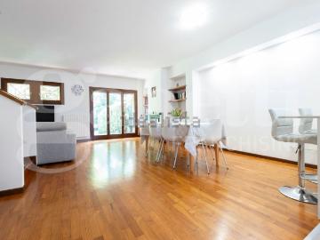 Case e ville in vendita di 173 m² in Via Michelangelo B 14