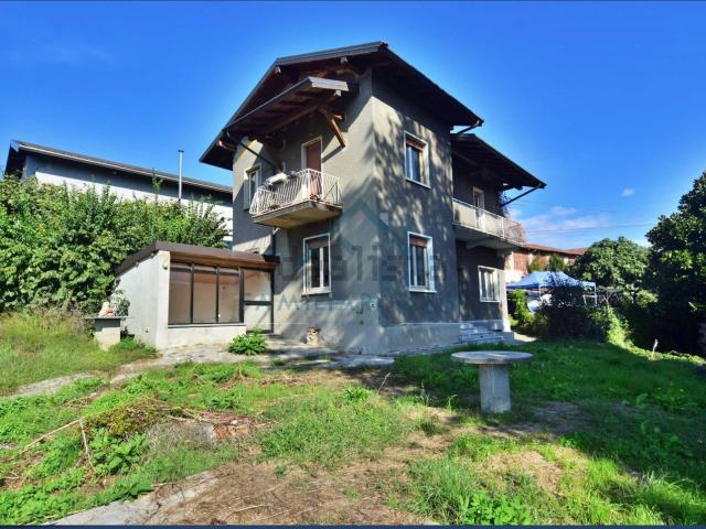 Case e ville in vendita di 173 m² in Via Rebuschini