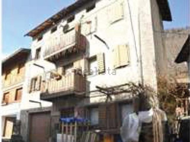 Case e ville in vendita di 173 m² in Piazza 1 Gennaio