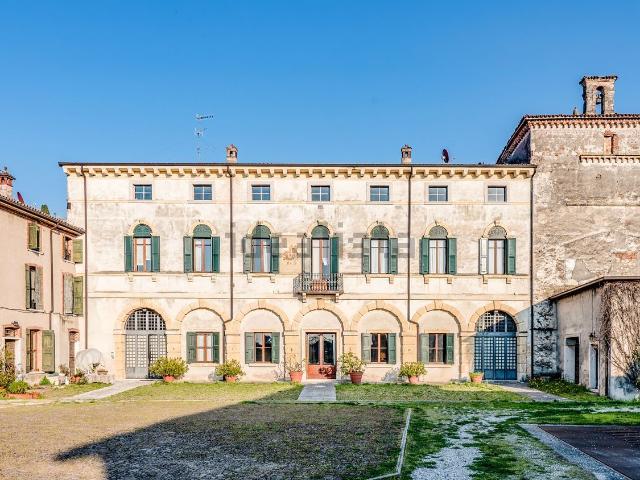 Case e ville in vendita di 1744 m² in Via Cariano, 5
