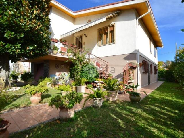 Case e ville in vendita di 174 m² in Via Cima da Conegliano