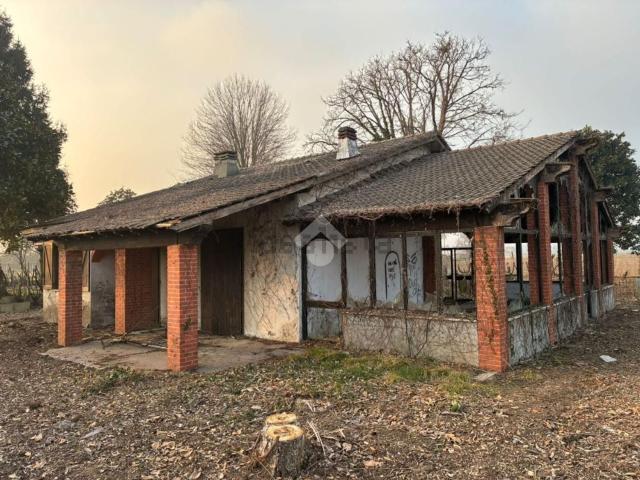 Case e ville in vendita di 174 m² in Via Abbiategrasso, 127