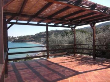 Case e ville in vendita di 174 m² in Via dell&apos Olmo