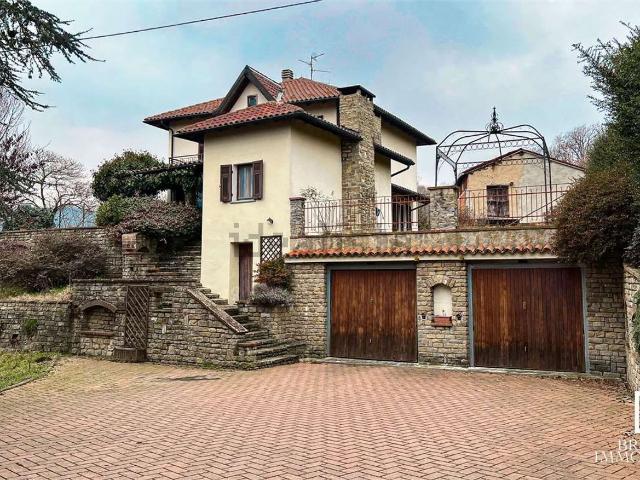 Case e ville in vendita di 174 m² in Via Montenotte