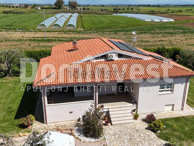 Case e ville in vendita di 174 m² in Via Pescia Fiorentina