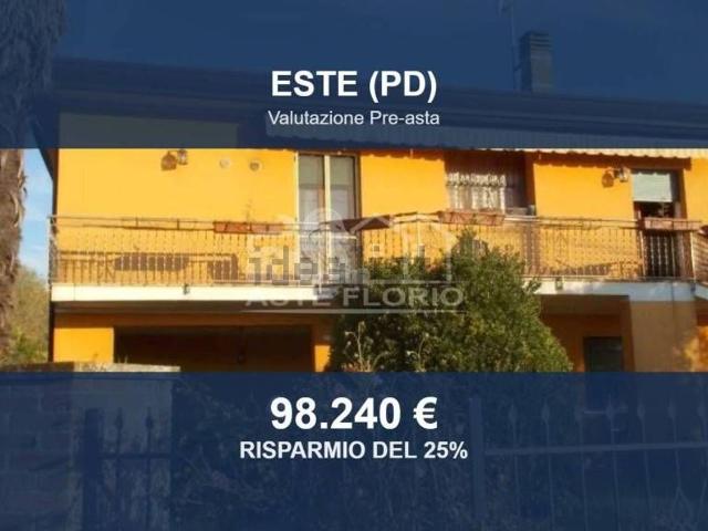 Case e ville in vendita di 174 m² in Via Riva di Fiume