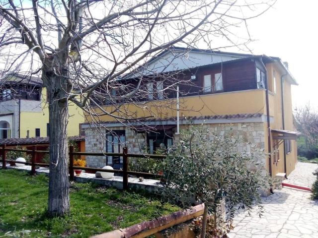 Case e ville in vendita di 174 m² in Contrada Vicende, 2