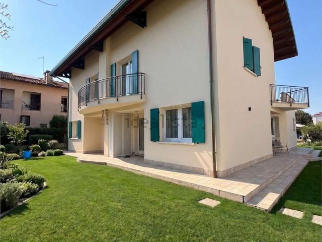 Case e ville in vendita di 175 m²