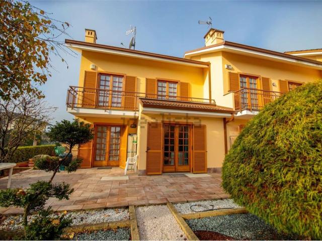 Case e ville in vendita di 175 m² in Via Cardinal Carlo Vittorio Amedeo delle Lanze, 15