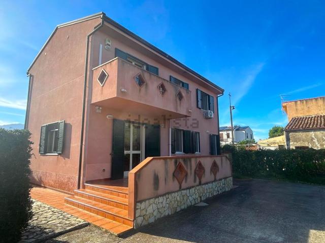 Case e ville in vendita di 175 m² in Via Gorgo Lungo, 20