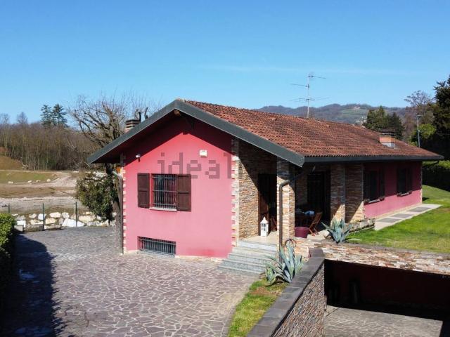 Case e ville in vendita di 175 m² in Via Guglielmo Marconi