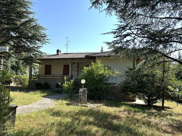 Case e ville in vendita di 175 m² in Via delle Rose, 8