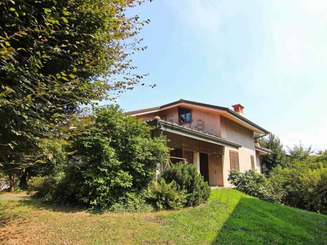 Case e ville in vendita di 175 m² in Via Enrico Fermi, 9