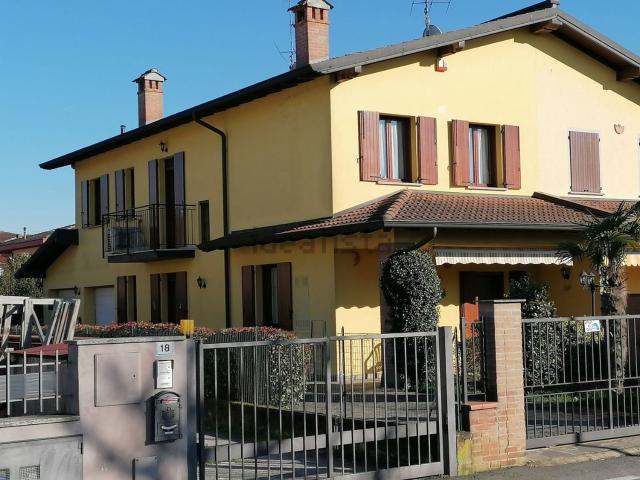 Case e ville in vendita di 175 m² in Via Monticelli Obizzi, 16
