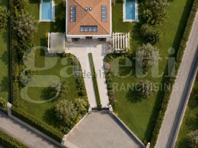 Case e ville in vendita di 175 m² in Strada Statale Romana Nord
