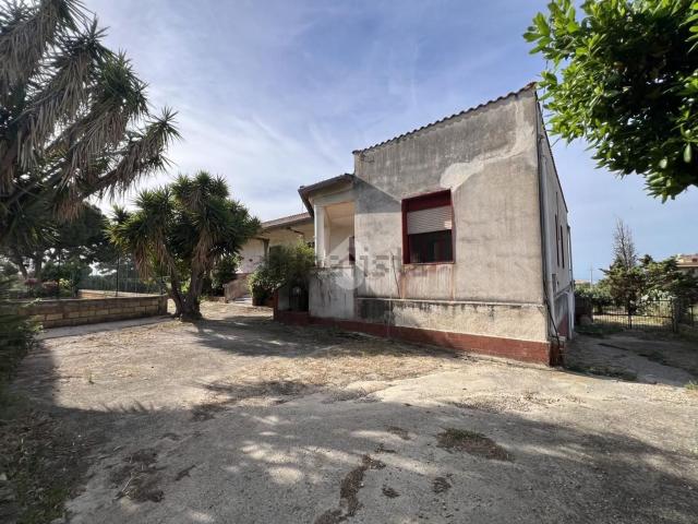 Case e ville in vendita di 295 m² in Via Sant&apos Onofrio