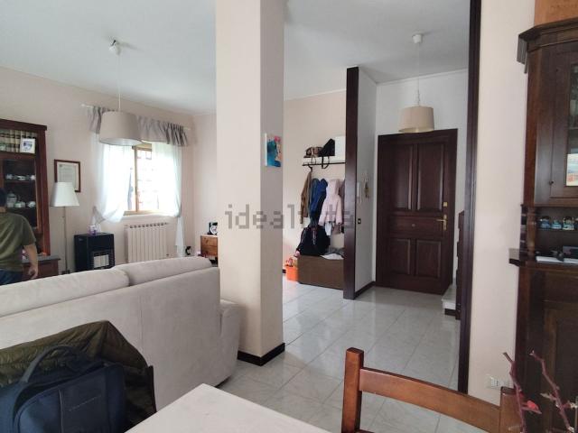 Case e ville in vendita di 175 m² in Via Peloritani, 2