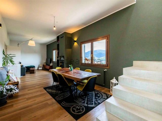 Case e ville in vendita di 175 m² in Via Provinciale, 84