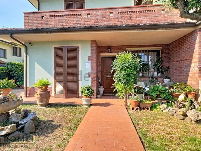 Case e ville in vendita di 175 m² in Via Roma