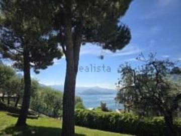 Case e ville in vendita di 175 m² in Via Vella