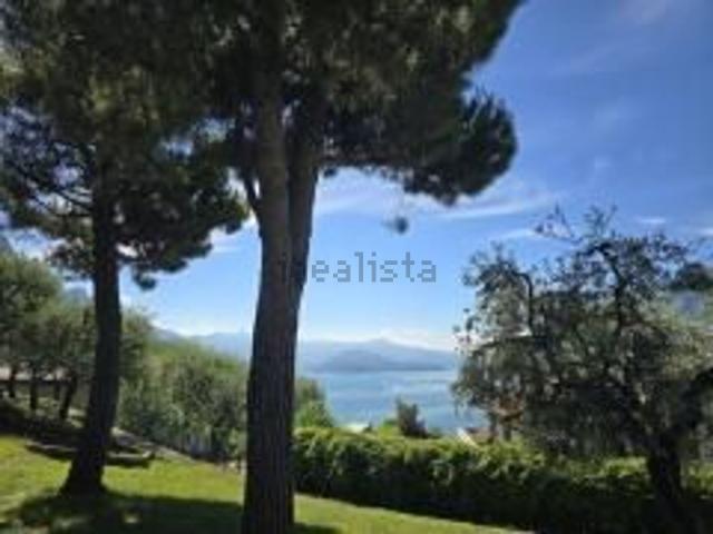 Case e ville in vendita di 175 m² in Via Vella