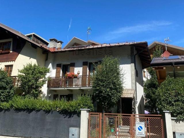 Case e ville in vendita di 175 m² in Viale della Vittoria, 16