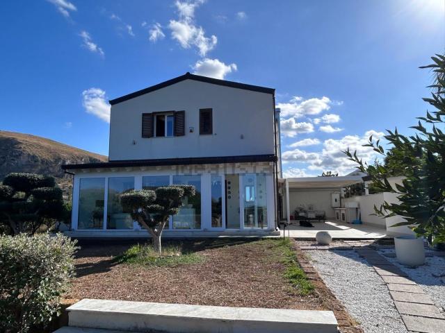 Case e ville in vendita di 175 m² in Strada Provinciale 87 Ovest