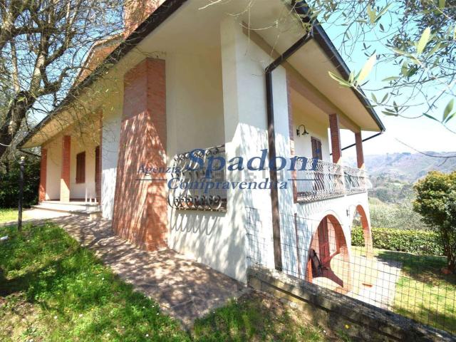 Case e ville in vendita di 176 m²