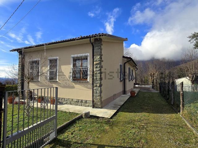 Case e ville in vendita di 176 m² in Via Contessa Casalini, 30