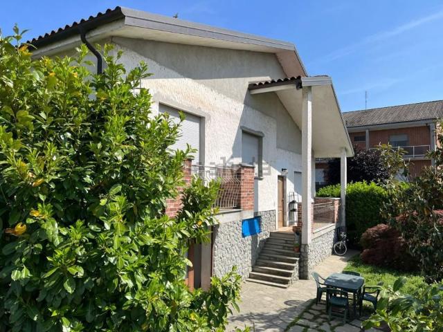 Case e ville in vendita di 176 m² in Via Cristoforo Colombo, 120