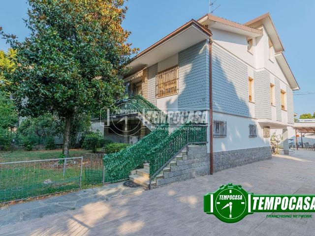 Case e ville in vendita di 176 m² in Via Bolledi, 15