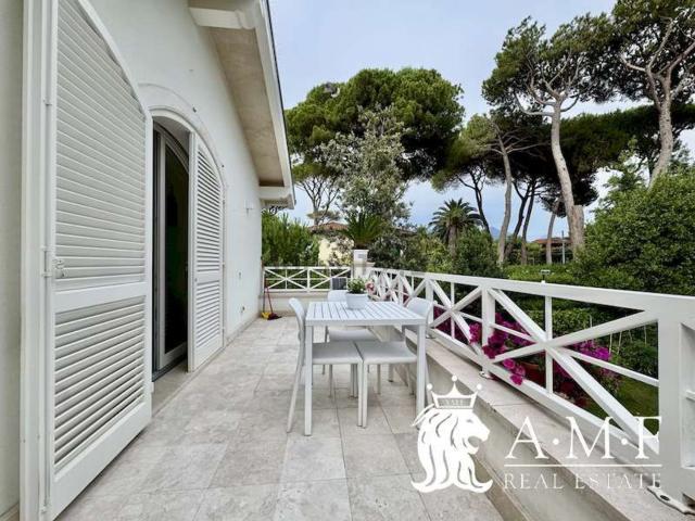 Case e ville in vendita di 176 m² in Via Giuseppe Spinetti, 10
