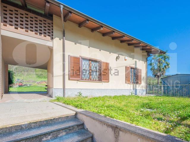 Case e ville in vendita di 176 m² in Via Monte Pirchiriano, 42