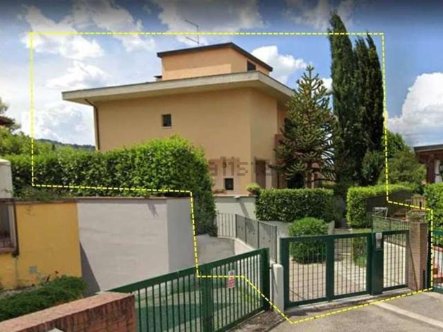 Case e ville in vendita di 176 m² in Via valle del vingone, 26