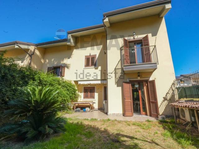 Case e ville in vendita di 176 m² in Vico Igino Giordani, 24