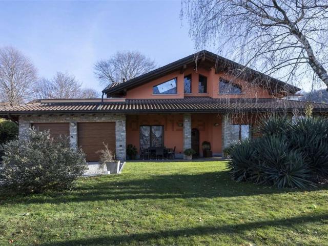 Case e ville in vendita di 176 m² in Contrada San Bernardo, 17
