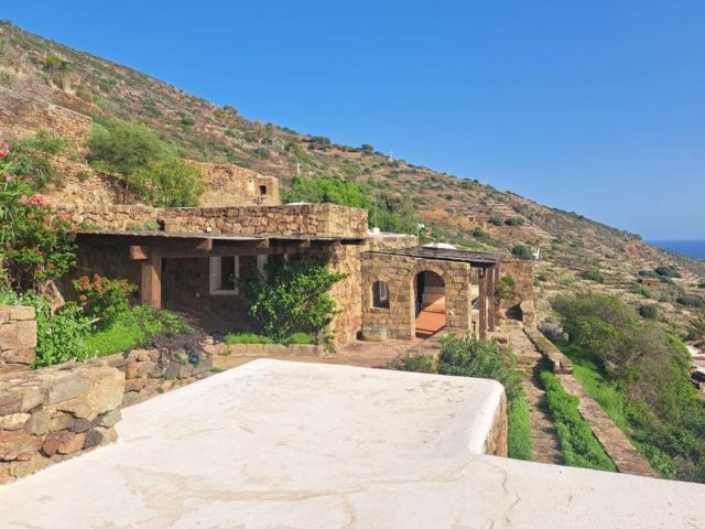 Case e ville in vendita di 176 m² in Località Balata Dei Turchi