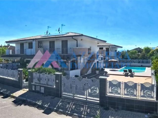 Case e ville in vendita di 177 m² in Via Giovanni Beltrame, 21