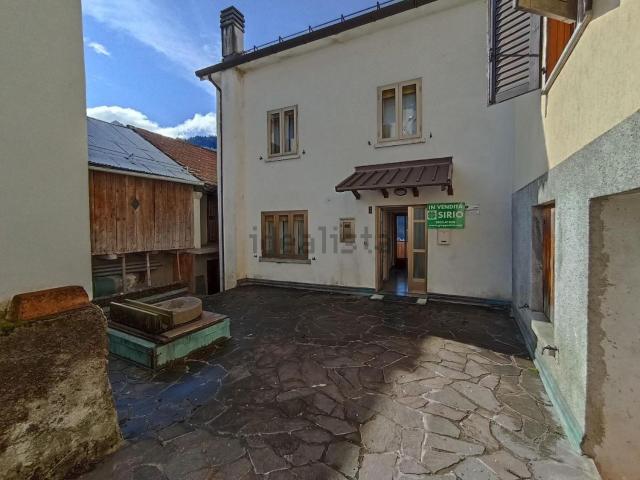 Case e ville in vendita di 177 m² in Via Moggio, 4