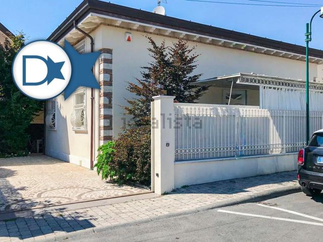 Case e ville in vendita di 177 m² in Via Piave, 39