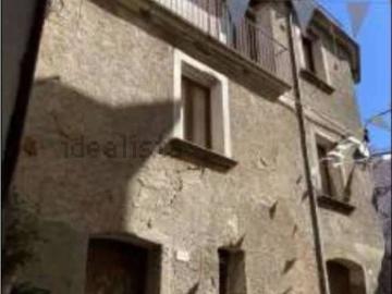 Case e ville in vendita di 177 m² in Via Pietro Nicoletti, 9