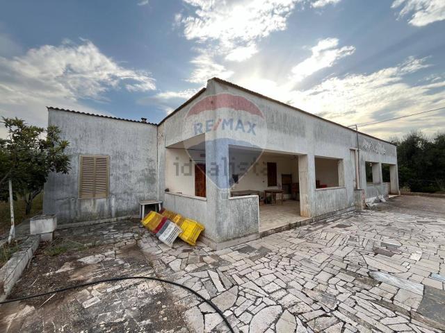 Case e ville in vendita di 177 m² in Contrada Costella, 37