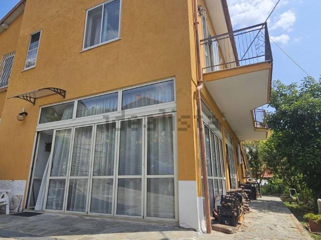 Case e ville in vendita di 179 m² in Via Case Soprane, 33