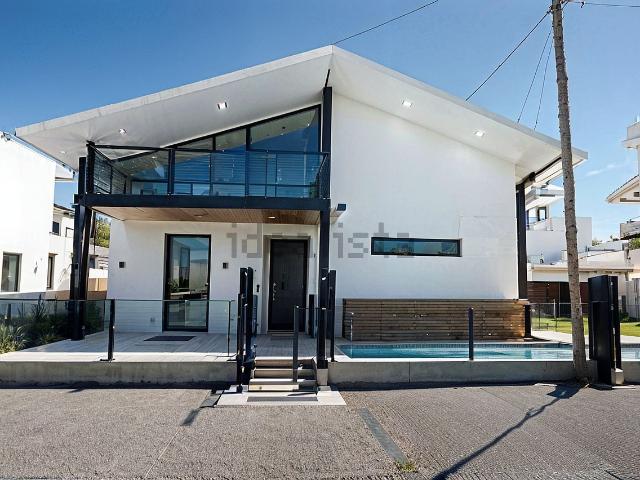 Case e ville in vendita di 179 m² in Via Giuseppe Garibaldi