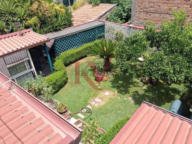 Case e ville in vendita di 179 m² in Via Giuseppe Parini, 59