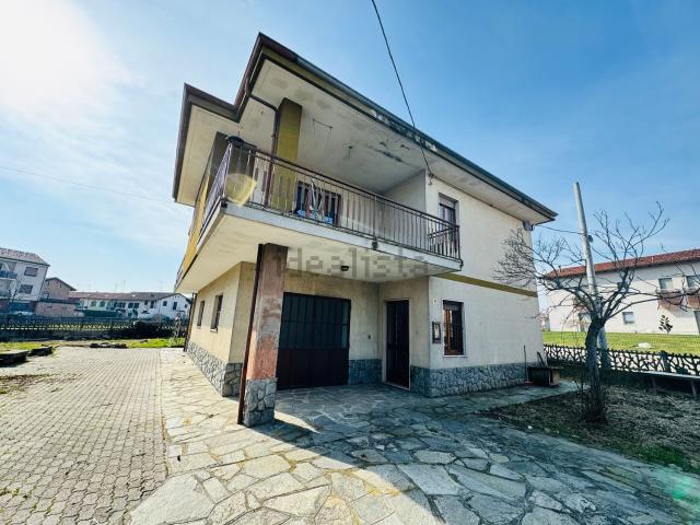 Case e ville in vendita di 179 m² in Via Fossano
