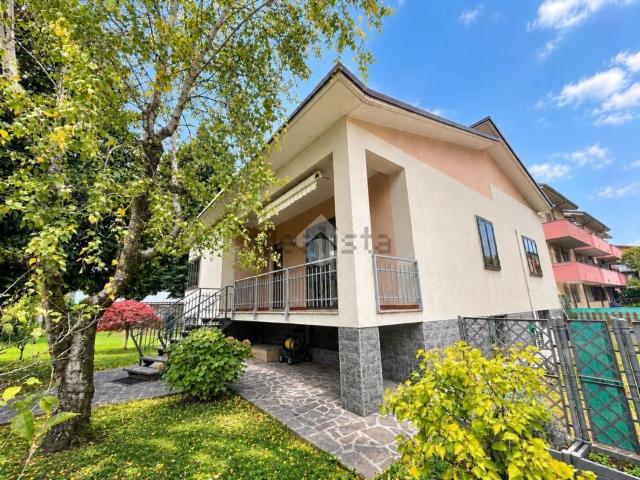 Case e ville in vendita di 179 m² in Via Olindo Favaron, 50