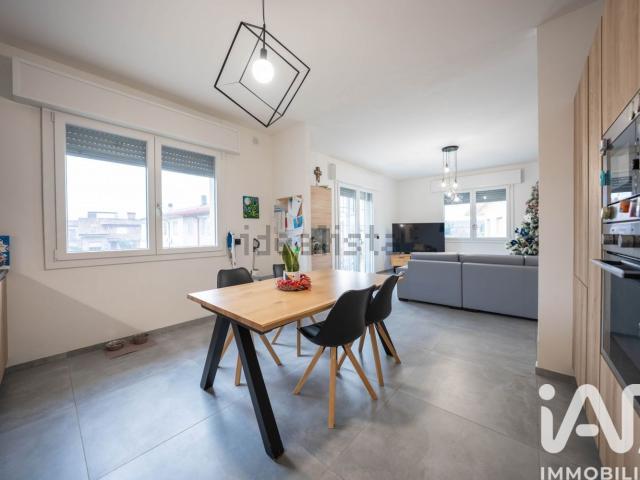 Case e ville in vendita di 179 m² in Via Roma, 113